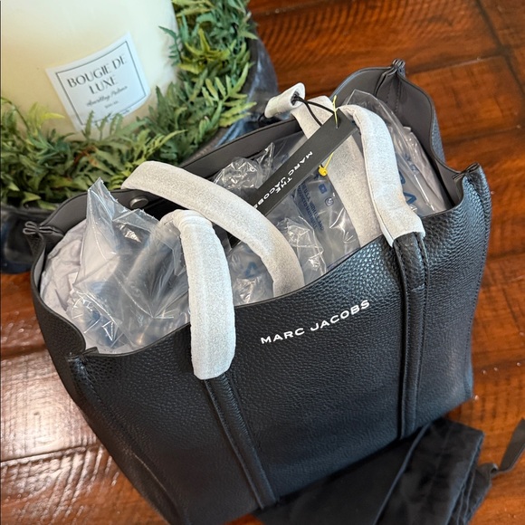 Marc Jacobs Black Tote Bag - Picture 2 of 7